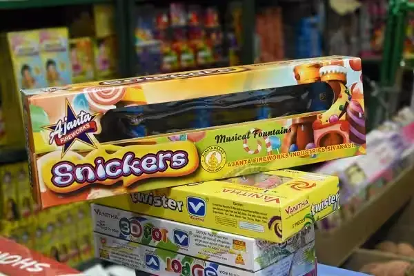 Snickers (Whistling Fountain) – AJANTA